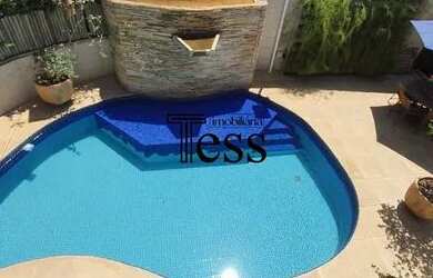 Imagem: A casa em condomínio possui 4 Dormitórios, 5 Banheiros, 4