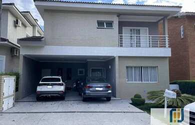 Imagem: A casa em condomínio possui 4 Dormitórios, 5 Banheiros, 2