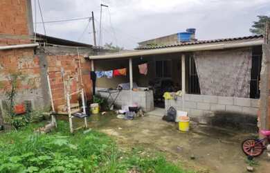 Imagem 1: Casa a venda. Varanda, 1 Banheiroe2 Dormitórios
