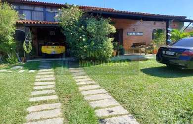 Imagem: A casa possui 5 Dormitórios, 2 Banheiros, 5 Vagas na garagem