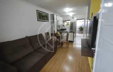 Imagem: A casa possui 2 Dormitórios, 1 Banheiro, 1 Vaga na garagem