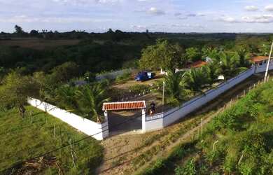 Imagem: A chácara possui Imóvel mobiliado e está localizado em Tirol