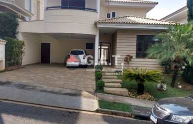 Imagem: A casa em condomínio possui 4 Dormitórios, 2 Banheiros, 4