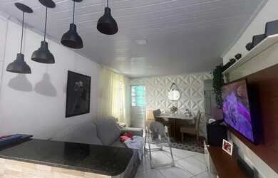 Imagem: A casa possui 2 Dormitórios, 2 Banheiros, 240.000m² de Área