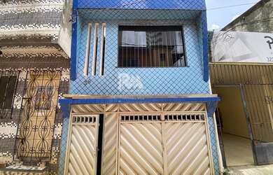 Imagem: A casa possui 3 Dormitórios, 1 Banheiro, 1 Vaga na garagem