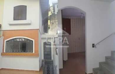 Imagem: A casa possui 3 Dormitórios, 4 Banheiros, 2 Vagas na garagem