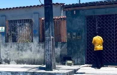 Imagem: A casa possui 2 Dormitórios, 1 Banheiro, 1 Vaga na garagem