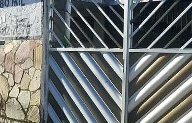 Imagem: A casa possui 3 Dormitórios, 2 Banheiros, 150m² de Área e