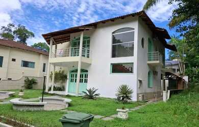 Imagem: A casa em condomínio possui 5 Dormitórios, 5 Banheiros, 5