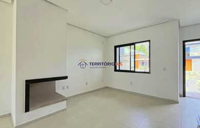 Imagem 2: Casa em Porto Alegre, no bairro Hípica, com 3 dormitório s , e 3 banheiros,...