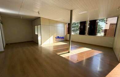 Imagem: O depósito possui 136m² de Área e está localizado em Glória