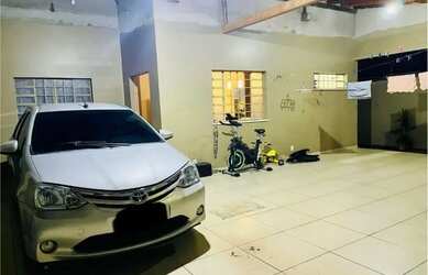 Imagem: A casa possui 3 Dormitórios e está localizado em Ceilândia