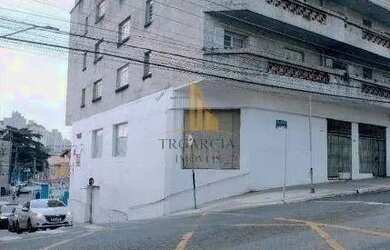 Imagem: O depósito possui 5 Vagas na garagem, 693m² de Área e está