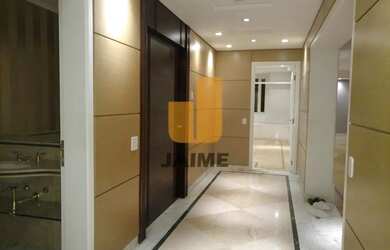 Imagem 8: Apartamento em área nobre, com 4 dormitórios sendo 4 suítes e 5 vagas...