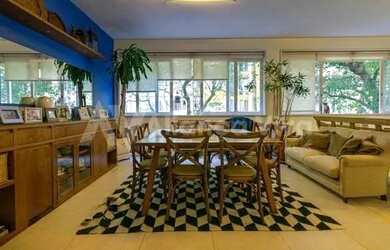 Imagem: O apartamento possui 4 Dormitórios, 4 Banheiros, 1 Vaga na