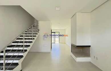 Imagem 7: Casa em Porto Alegre, no bairro Hípica, com 3 dormitório s , e 3 banheiros,...