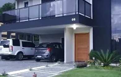 Imagem: A casa possui 4 Dormitórios, 5 Banheiros, 5 Vagas na garagem