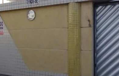 Imagem: A casa possui 2 Dormitórios, 2 Banheiros, 4 Vagas na garagem