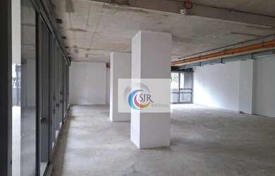 Imagem: O depósito possui 1 Vaga na garagem e 110m² de Área e está