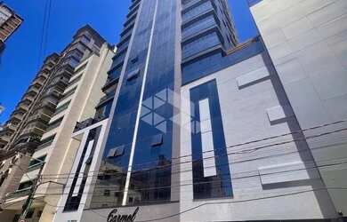 Imagem: O apartamento possui 3 Dormitórios, 1 Banheiro, 2 Vagas na