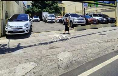 Imagem: O depósito possui 5 Vagas na garagem e 600m² de Área e está