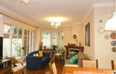 Imagem 2: Casa em condomínio. Churrasqueira, Ar-condicionado, Área de serviçoeLareira