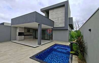 Imagem: A casa em condomínio possui 3 Dormitórios, 2 Banheiros, 2