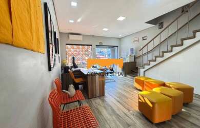 Imagem: O depósito possui 2 Vagas na garagem, 148m² de Área e está