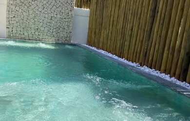 Imagem: A casa à venda possui 3 Dormitórios, Acomodam 8 pessoas e