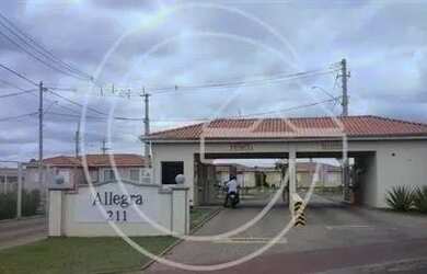 Imagem: A casa à venda possui 3 Dormitórios, 1 Banheiro, 2 Vagas na