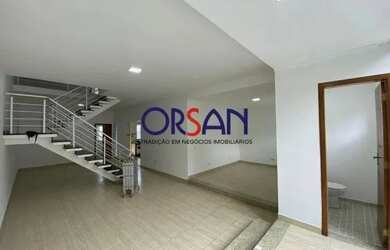 Imagem: A casa possui 4 Dormitórios, 5 Banheiros, 4 Vagas na garagem