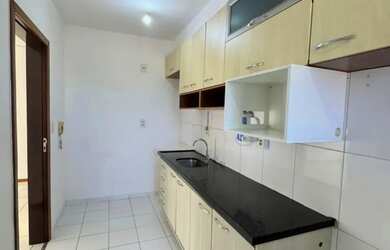 Imagem: O apartamento possui 3 Dormitórios, 1 Banheiro, 1 Vaga na garagem