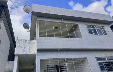 Imagem: A casa possui 2 Dormitórios, 2 Banheiros, 1 Vaga na garagem