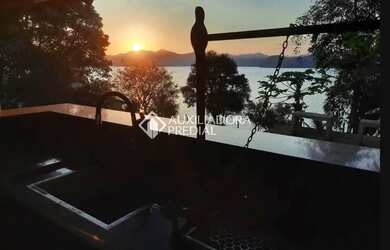 Imagem 2: Chácara no Condomínio Clube de Campo Anchieta, em Santo André, com...