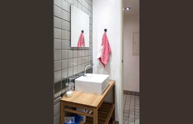 Imagem 15: Apartamento para venda possui 75 metros quadrados com 2 quartos