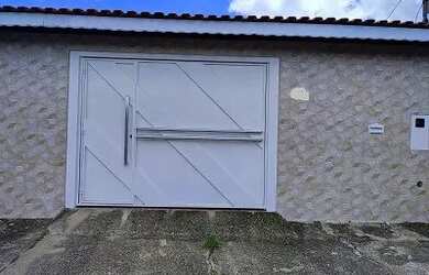 Imagem: A casa possui 2 Dormitórios, 1 Banheiro, 3 Vagas na garagem