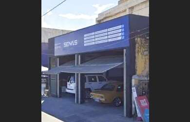 Imagem: O depósito possui 2 Vagas na garagem e 500m² de Área e está