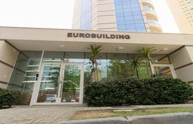 Imagem: O apartamento possui 3 Dormitórios, 5 Banheiros, 4 Vagas na