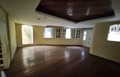 Imagem 1: Casa em Três Rios, RJ. 4 Vagas na garageme4 Dormitórios