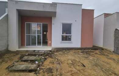 Imagem: A casa em condomínio possui 3 Dormitórios, 2 Banheiros, 2