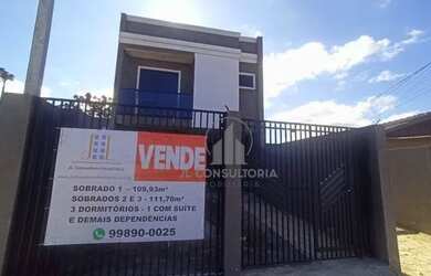 Imagem: A casa possui 3 Dormitórios, 2 Banheiros, 2 Vagas na garagem