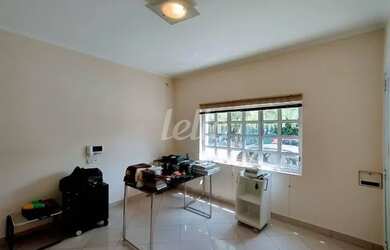 Imagem: A casa possui 2 Banheiros, 50m² de Área e está localizado