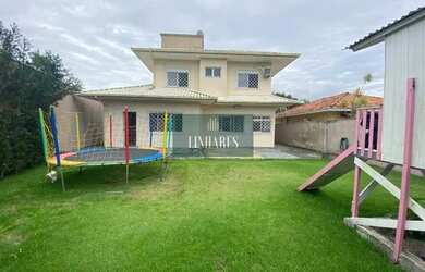 Imagem: A casa possui 3 Dormitórios, 1 Banheiro, 180m² de Área e