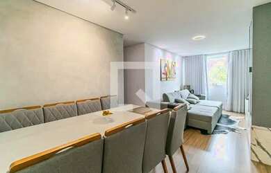 Imagem: O apartamento possui 3 Dormitórios, 2 Banheiros, 2 Vagas na