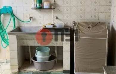 Imagem: A casa possui 3 Dormitórios, 4 Banheiros, 2 Vagas na garagem