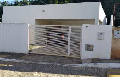 Imagem: A casa em condomínio possui 3 Dormitórios, 4 Banheiros, 400m²