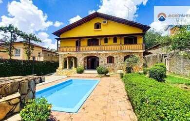 Imagem: A casa em condomínio possui 4 Dormitórios, 3 Banheiros, 5