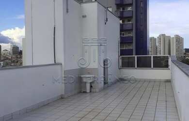 Imagem: O apartamento possui 5 Banheiros, 3 Vagas na garagem, 377m²