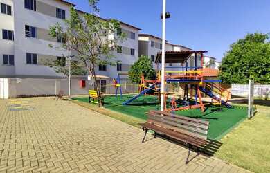 Imagem: O apartamento possui 2 Dormitórios, 1 Banheiro, 1 Vaga na garagem