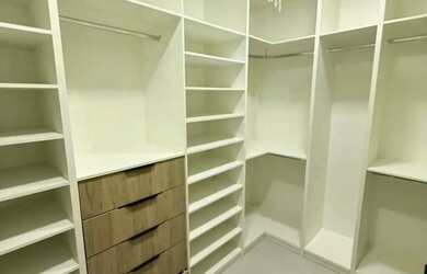 Imagem 6: FORREST HILL5 QUARTOS SENDO 3 SUÍTES, 400M2, ARMÁRIOS E AR, ÁREAC GOUMERT...